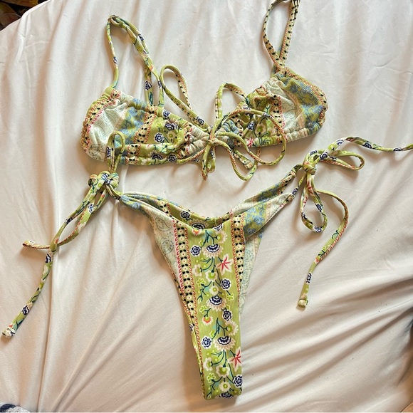 Floral pattern tie bikini set - Picture 2 of 8